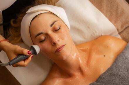 80-minute anti-ageing facial (radiofrequency) 