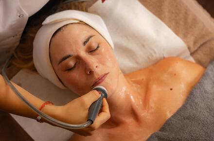 80-minute anti-ageing facial (radiofrequency) 