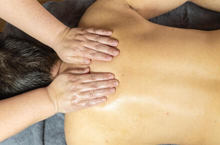 NOUVEAUTÉ : Massage du dos et du crâne (25’)