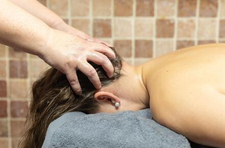 NOUVEAUTÉ : Massage du dos et du crâne (25’)